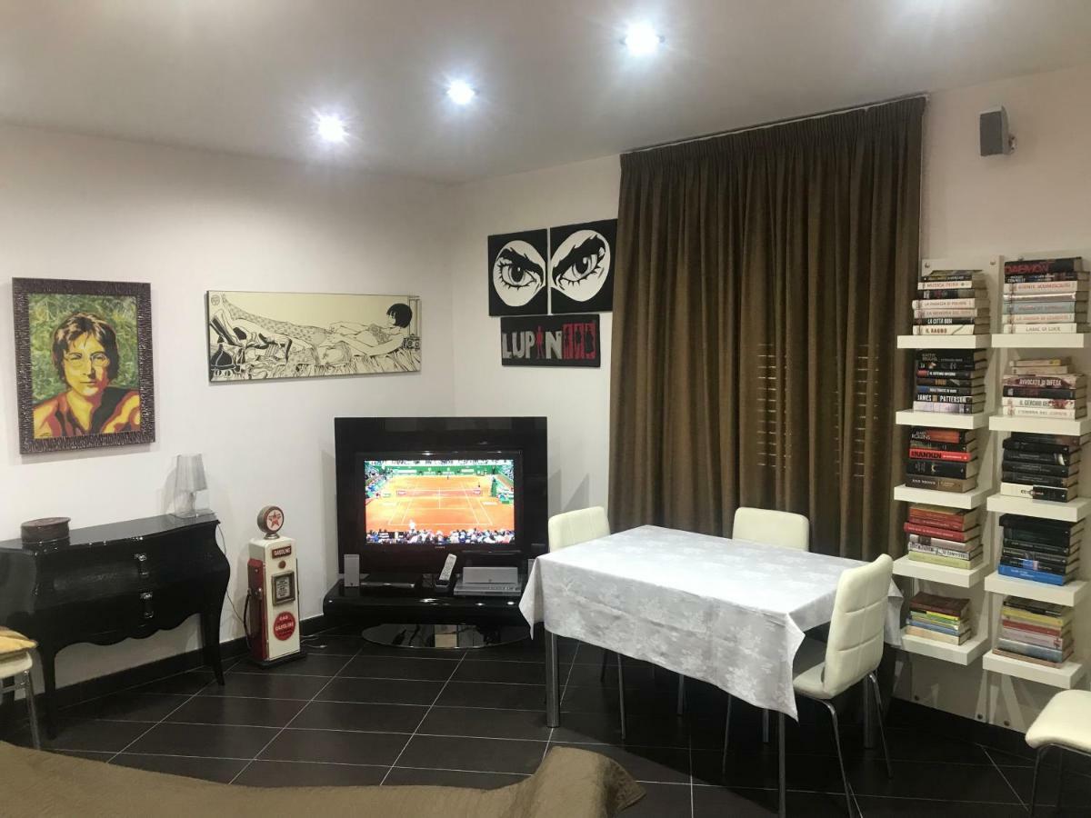 Impero 6 Apartman Scauri  Kültér fotó