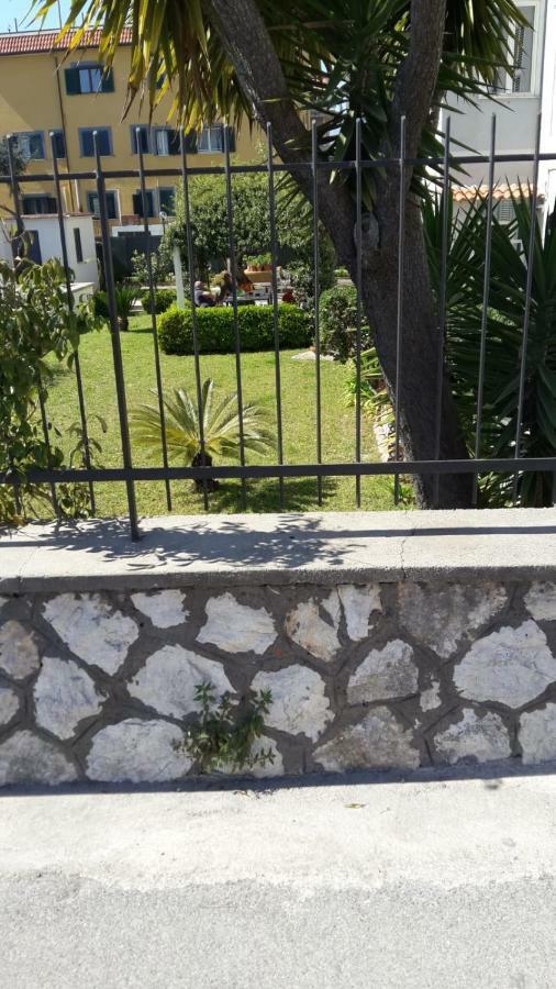 Impero 6 Apartman Scauri  Kültér fotó